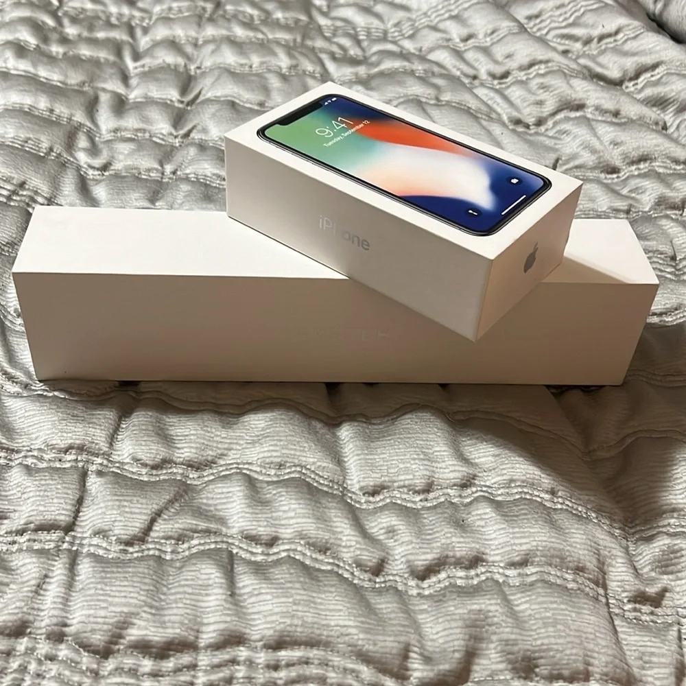 Apple iPhone X Box - Picture 6 of 6